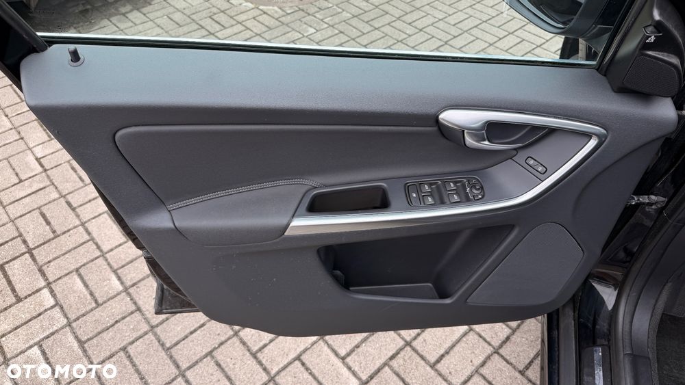 Volvo XC 60 D4 Momentum - 20