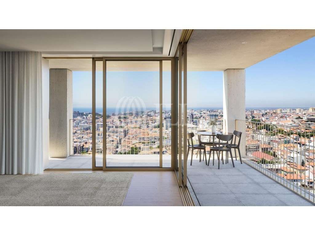 Apartamento T1+1 no Fernão Magalhães 127, Porto - Grande imagem: 2/34