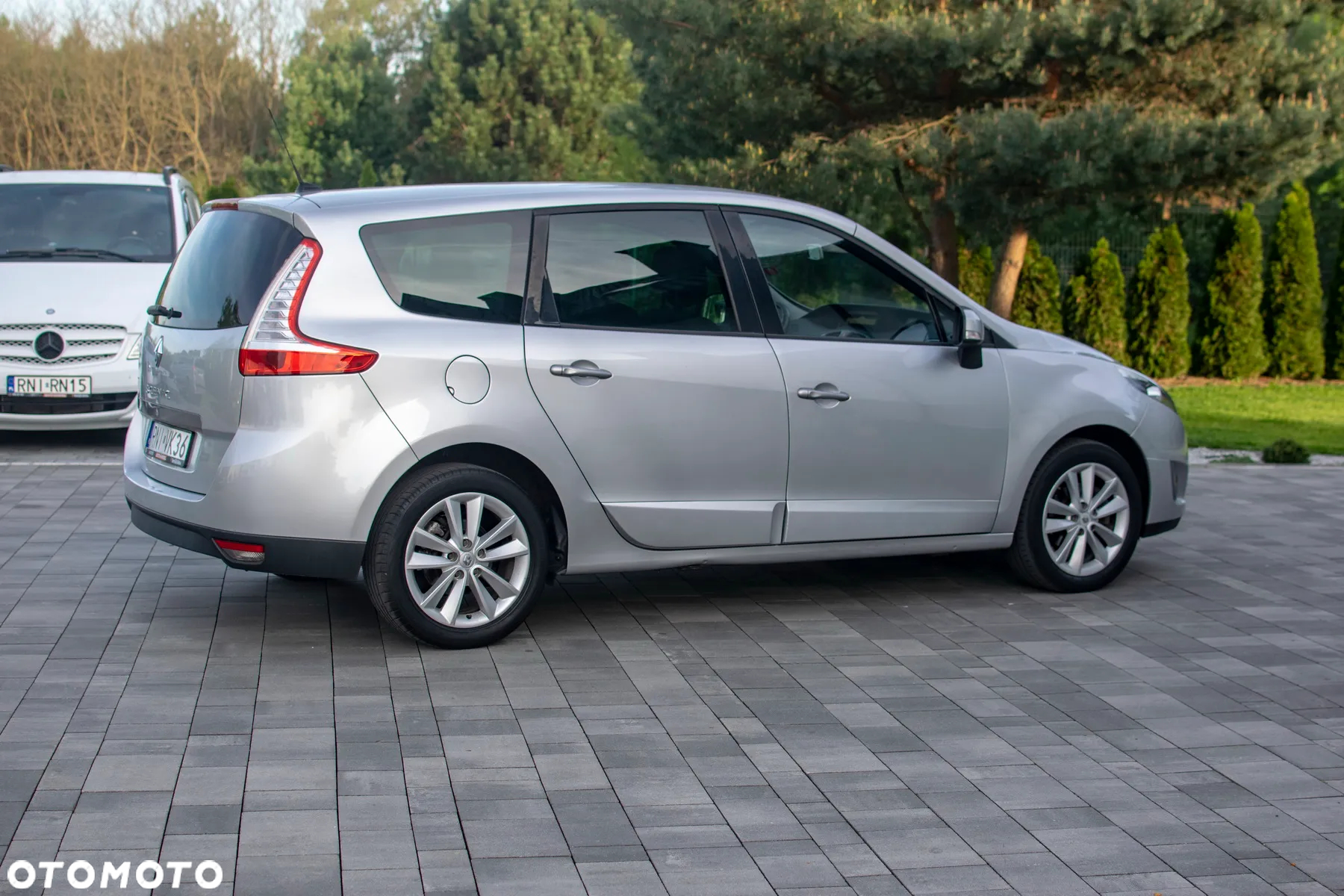 Renault Grand Scenic - 20