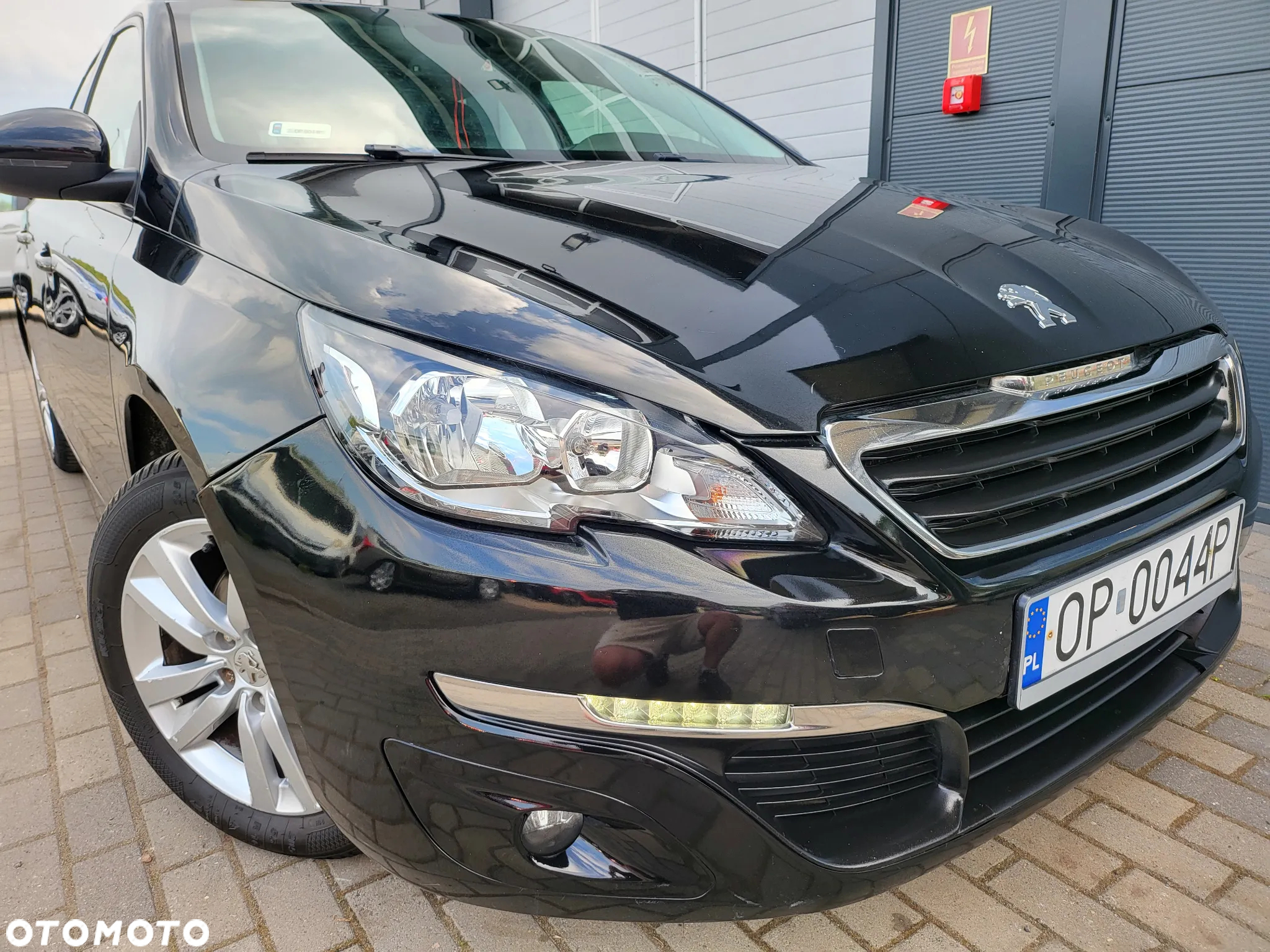 Peugeot 308 SW 1.6 BlueHDi Allure S&S EAT6 - 8