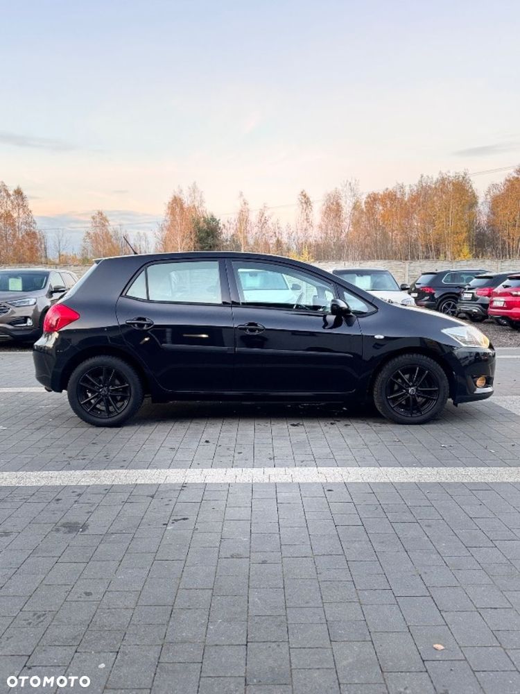 Toyota Auris - 11