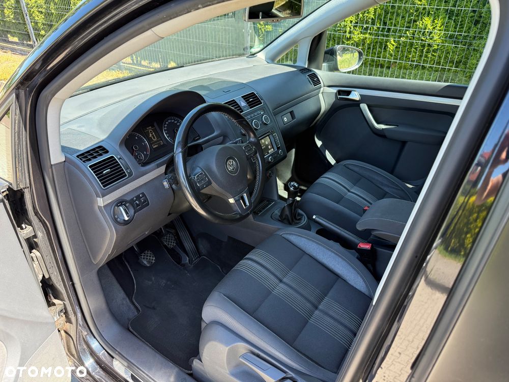 Volkswagen Touran 2.0 TDI DPF Comfortline - 11