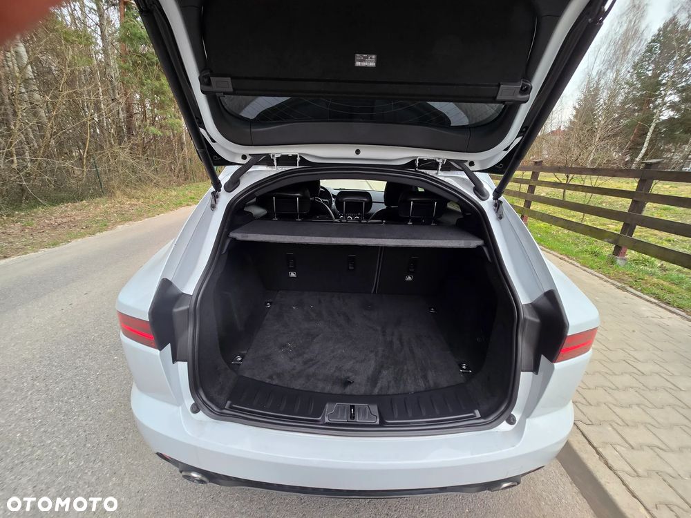 Jaguar E-Pace P250 AWD R-Dynamic - 21