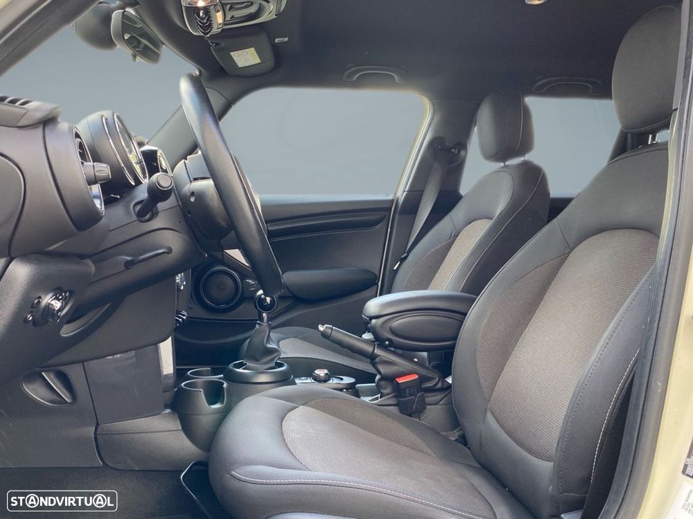 MINI 5 Portas Cooper D - 3