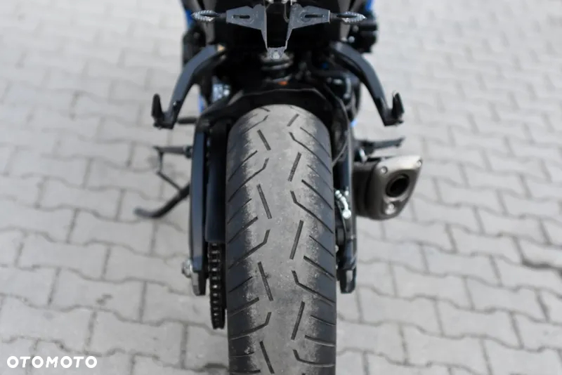 Suzuki GSX 1000 - 19