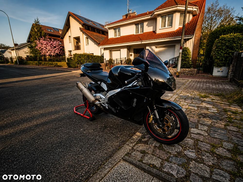 Aprilia RSV - 9