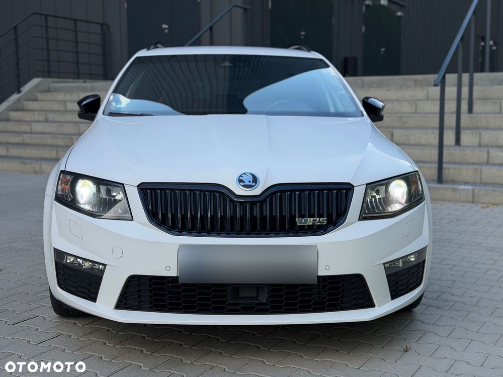Skoda Octavia 2.0 TDI DSG RS - 2