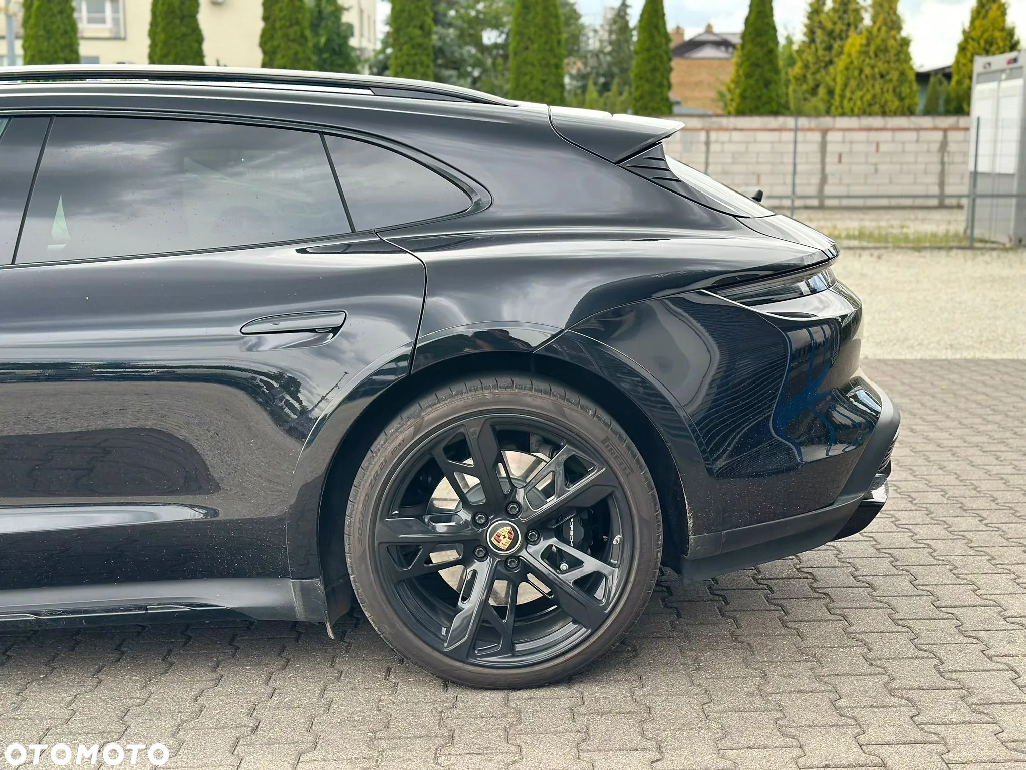 Porsche Taycan Turbo Cross Turismo - 8