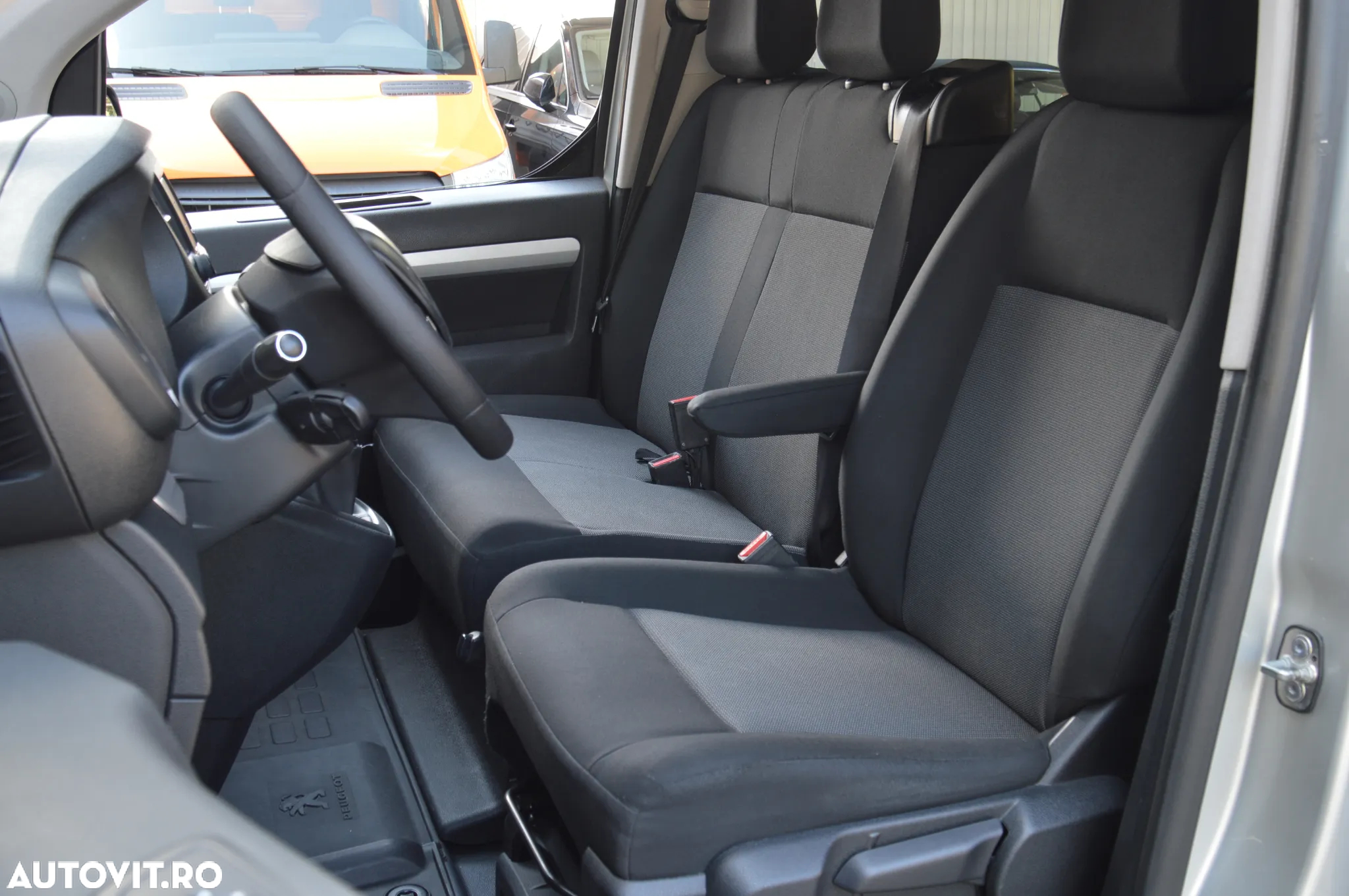 Peugeot Traveller L3H1 1.6 BlueHDI 115 S&S Combispace - 10