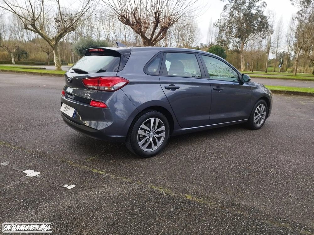 Hyundai i30 1.6 CRDi STyle+Navi 7DCT - 10