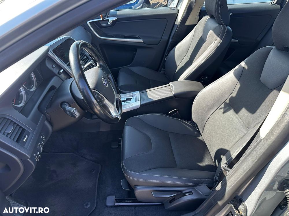 Volvo XC 60 D5 AWD Aut. Kinetic - 5