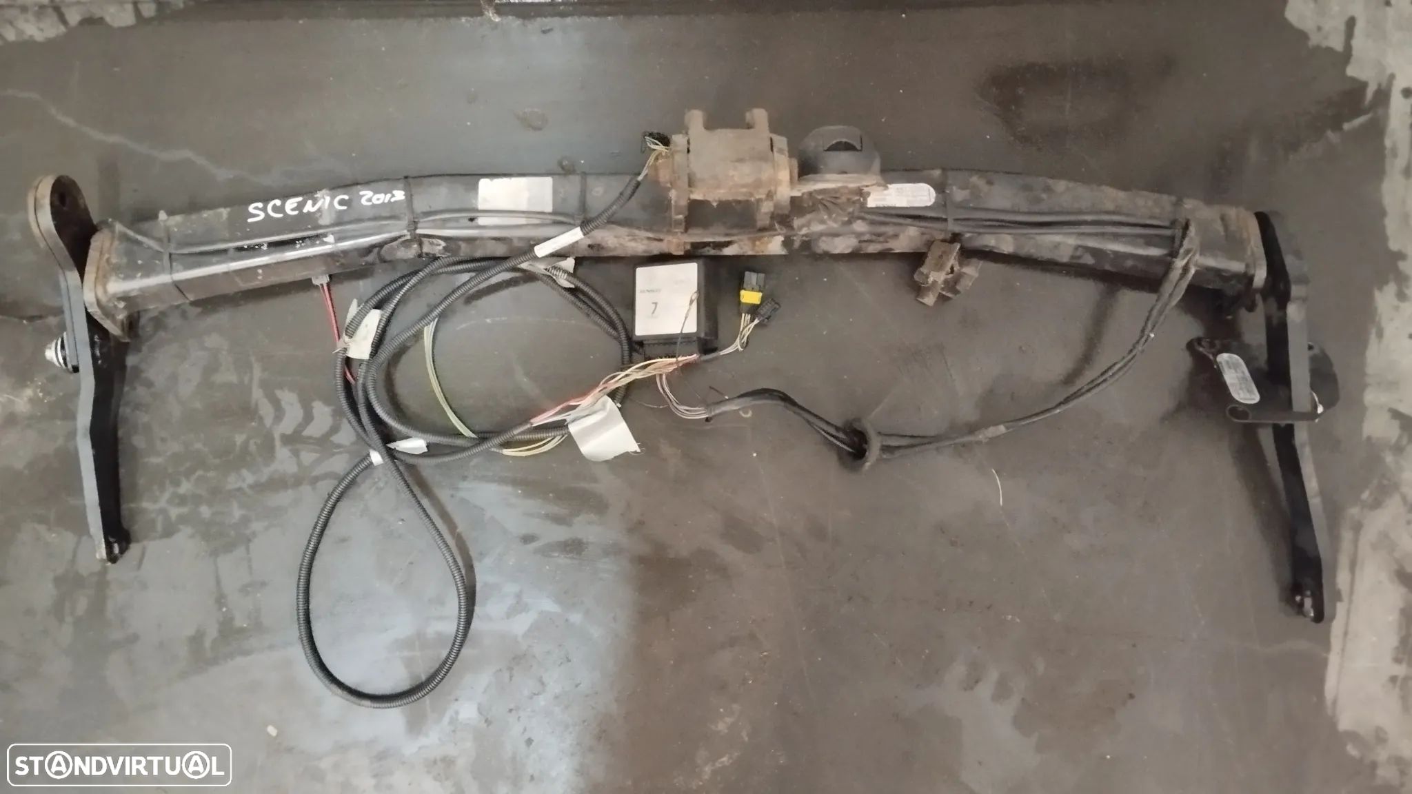 ENGATE / GANCHO DE REBOQUE ORIGINAL RENAULT SCENIC III 09-16 REF. 7711423040 - 1