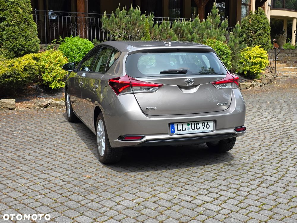 Toyota Auris 1.33 Dual-VVT-i - 35