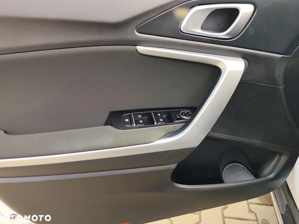 Kia XCeed 1.5 T-GDI M - 11