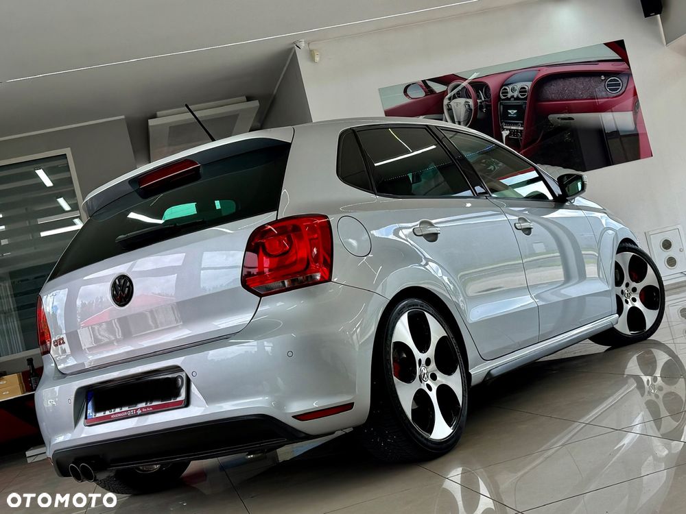Volkswagen Polo - 36