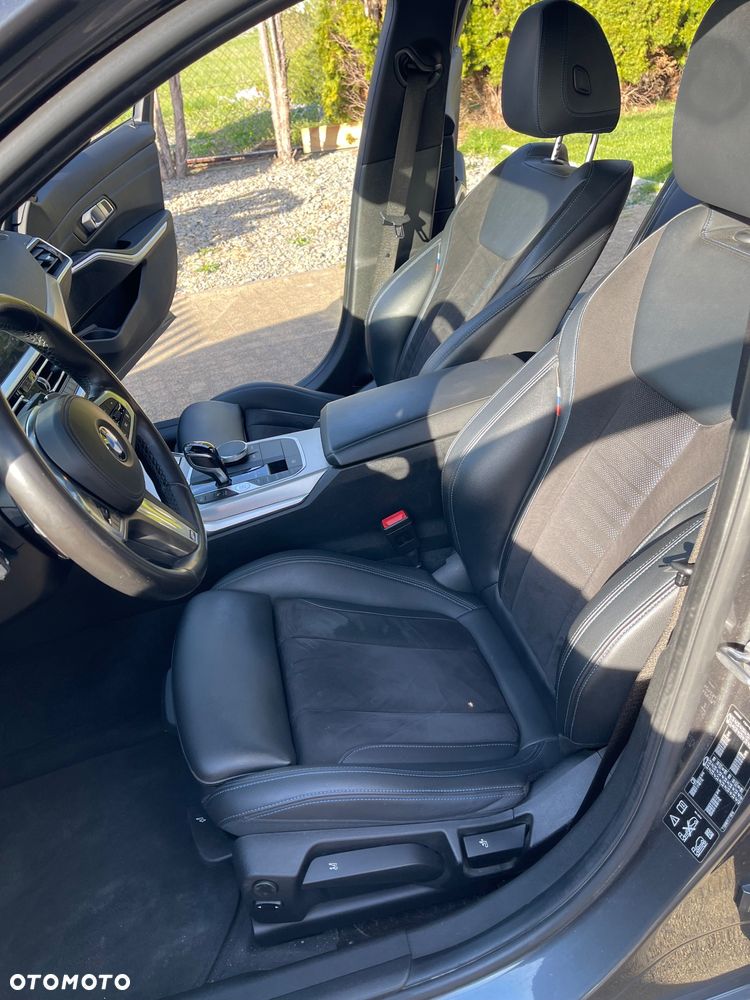 BMW Seria 3 330i xDrive - 10