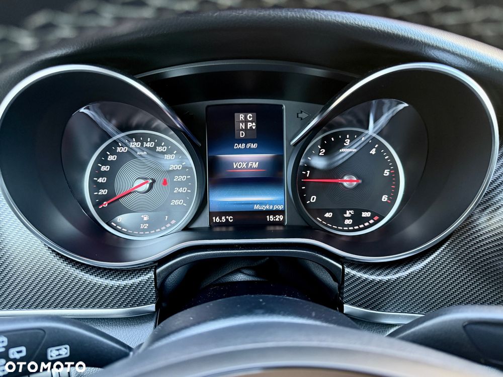 Mercedes-Benz Klasa V - 17