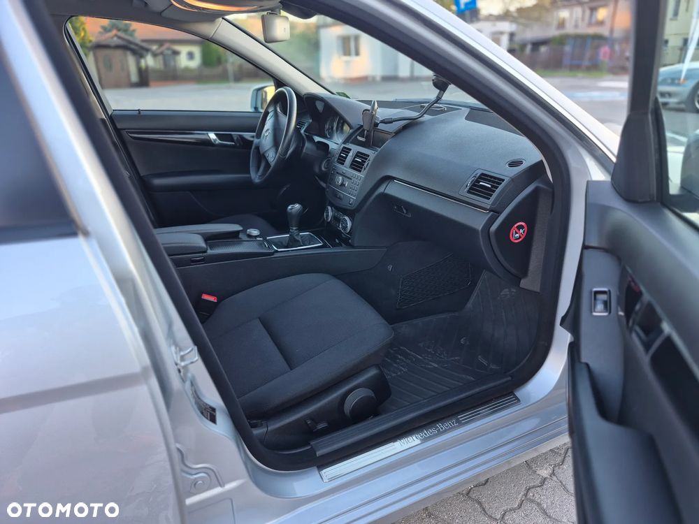 Mercedes-Benz Klasa C 220 CDI BlueEff Classic - 8