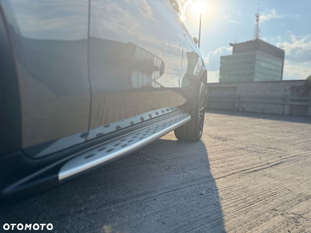 Mercedes-Benz GLC 300 4Matic 9G-TRONIC AMG Line - 12