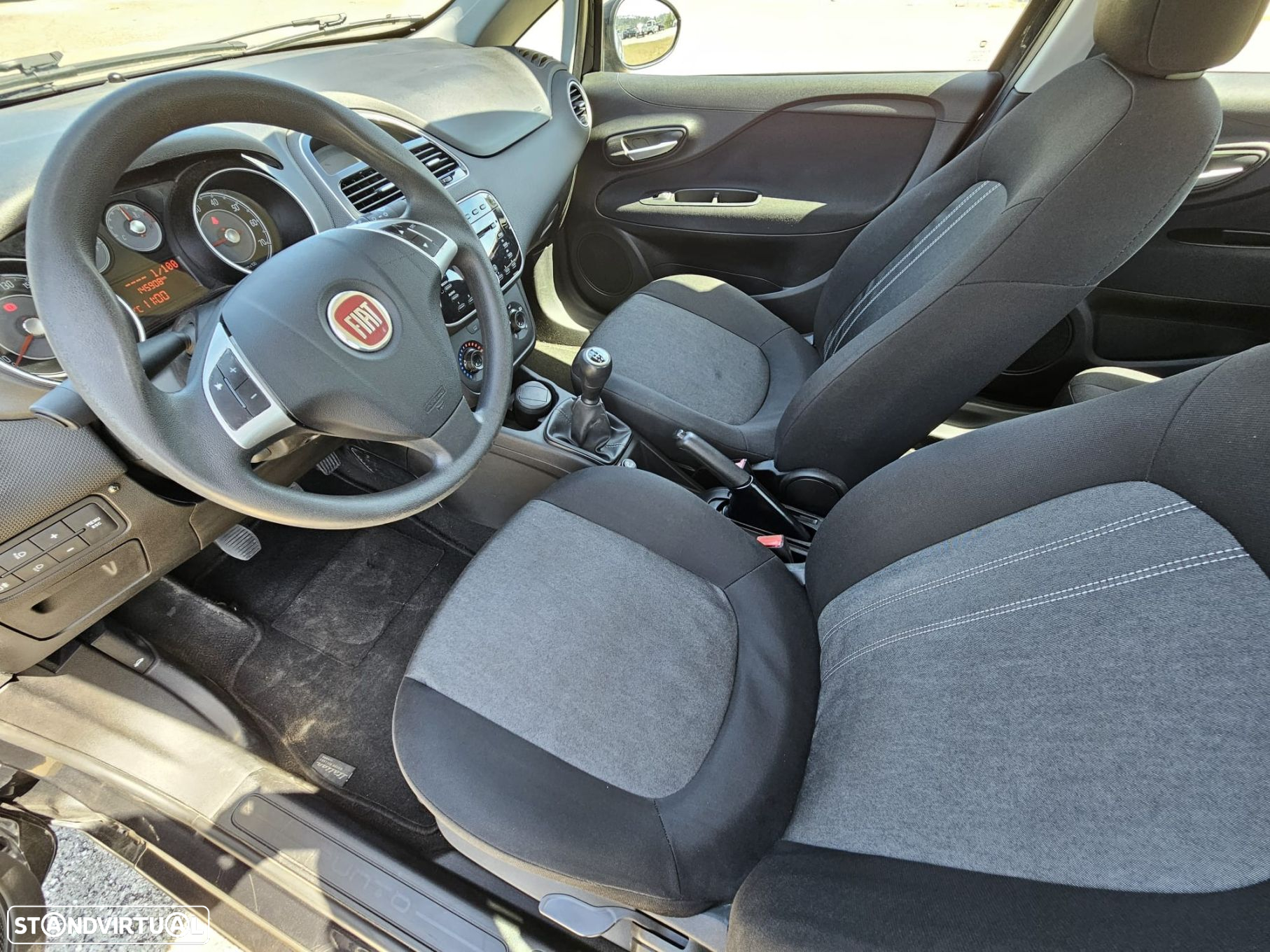 Fiat Punto 1.3 M-Jet Lounge S&S - 18