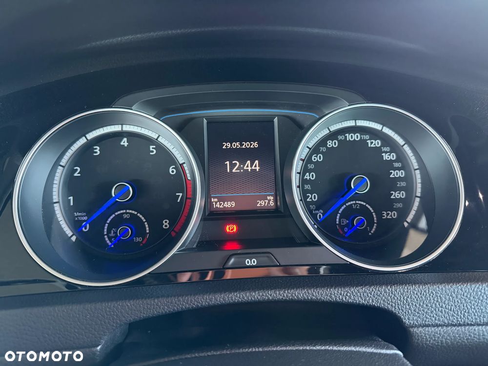 Volkswagen Golf - 8