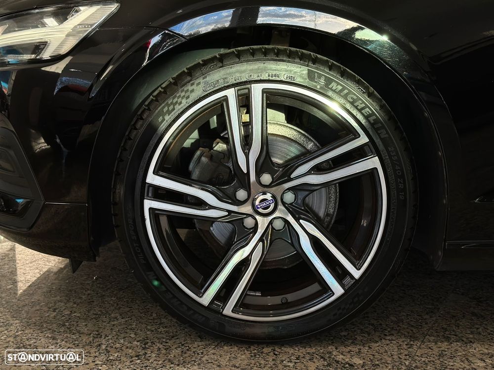 Volvo V60 2.0 D3 Momentum Geartronic - 6