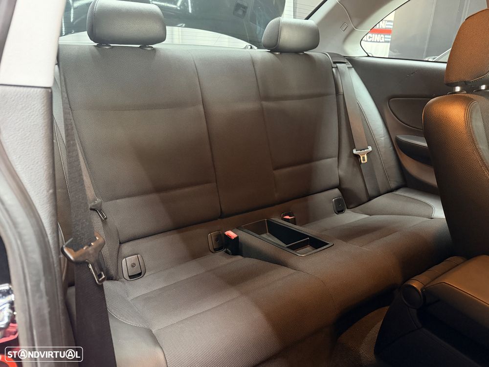 BMW 120 d Limited Edition Lifestyle c/ M Sport Pack - 24