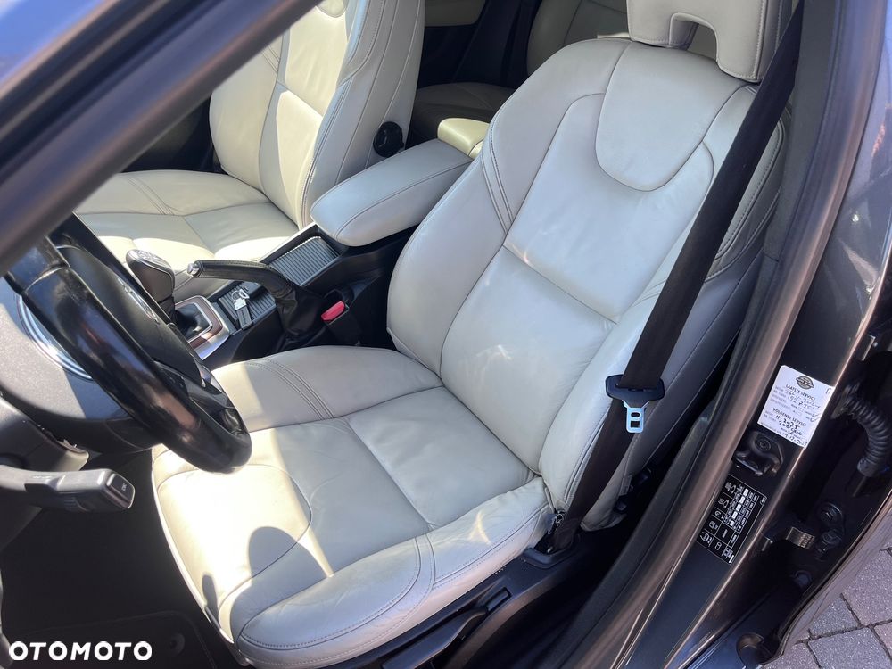 Volvo V40 D2 Summum - 16