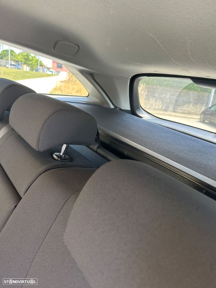 Toyota Auris Touring Sports 1.8 HSD Comfort+P.Sport - 10