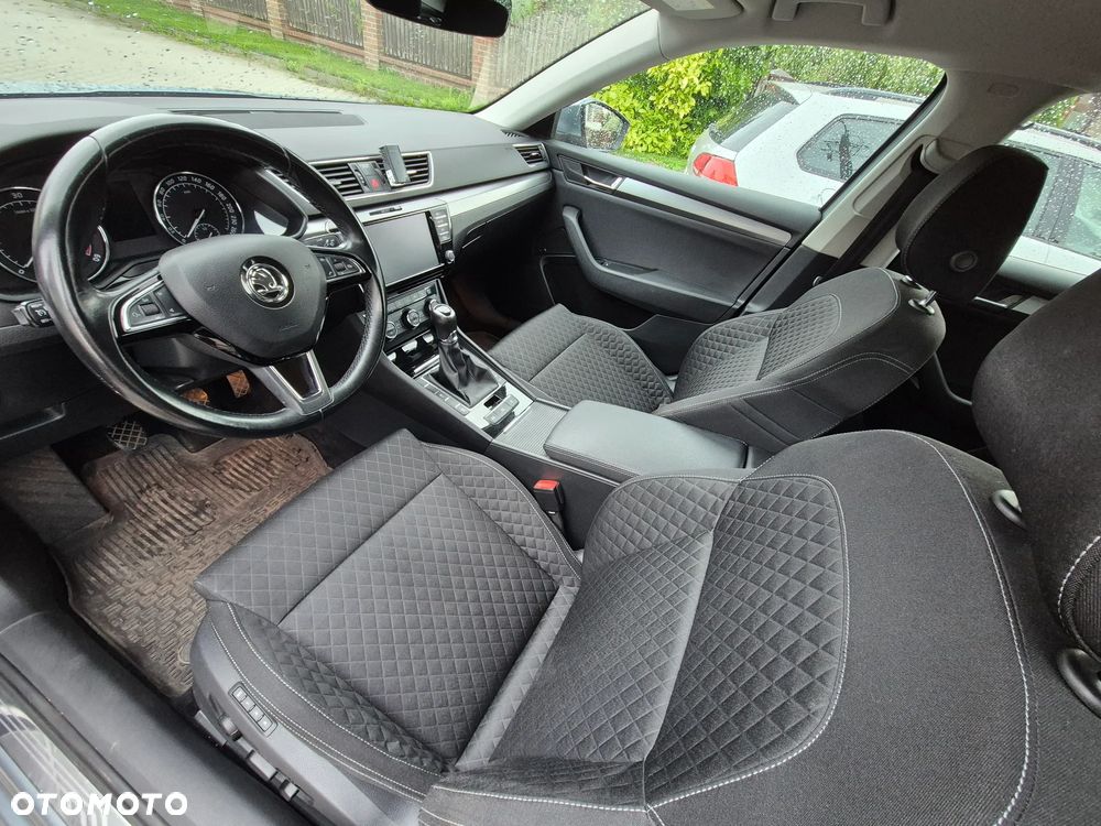Skoda Superb 2.0 TDI Ambition - 15