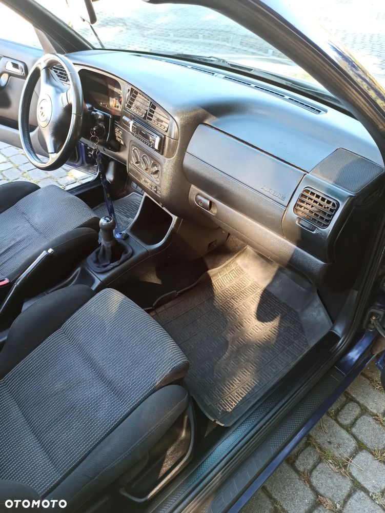 Volkswagen Golf - 14