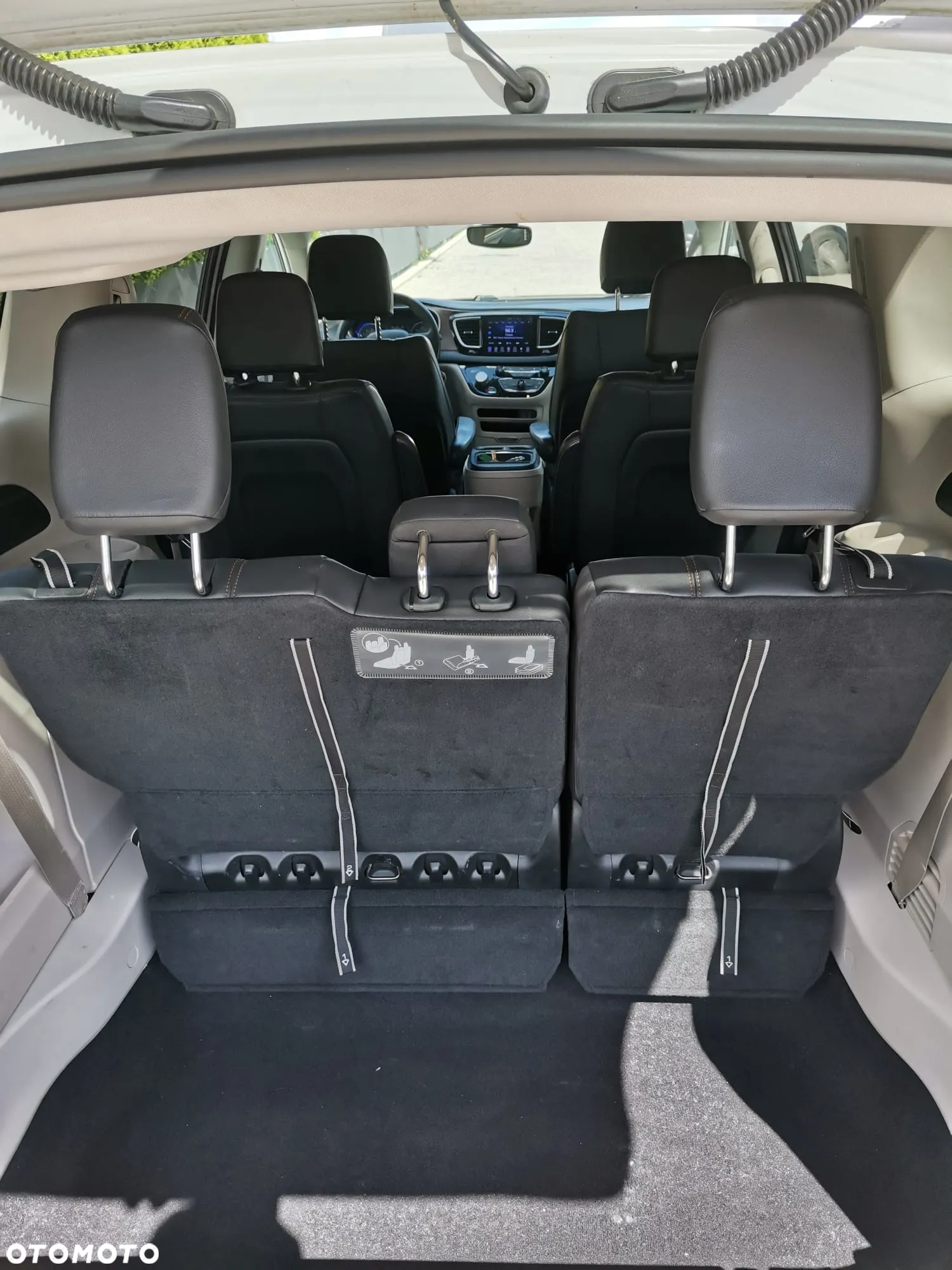 Chrysler Pacifica - 17