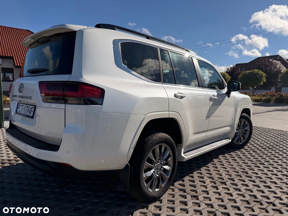 Toyota Land Cruiser - 4