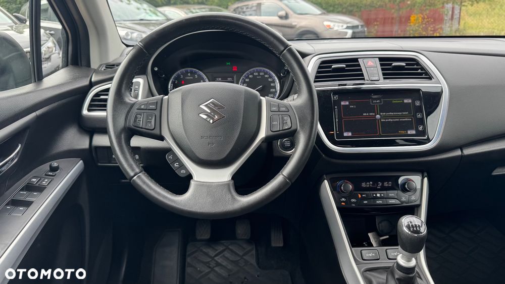 Suzuki SX4 S-Cross 1.4 T Premium - 33