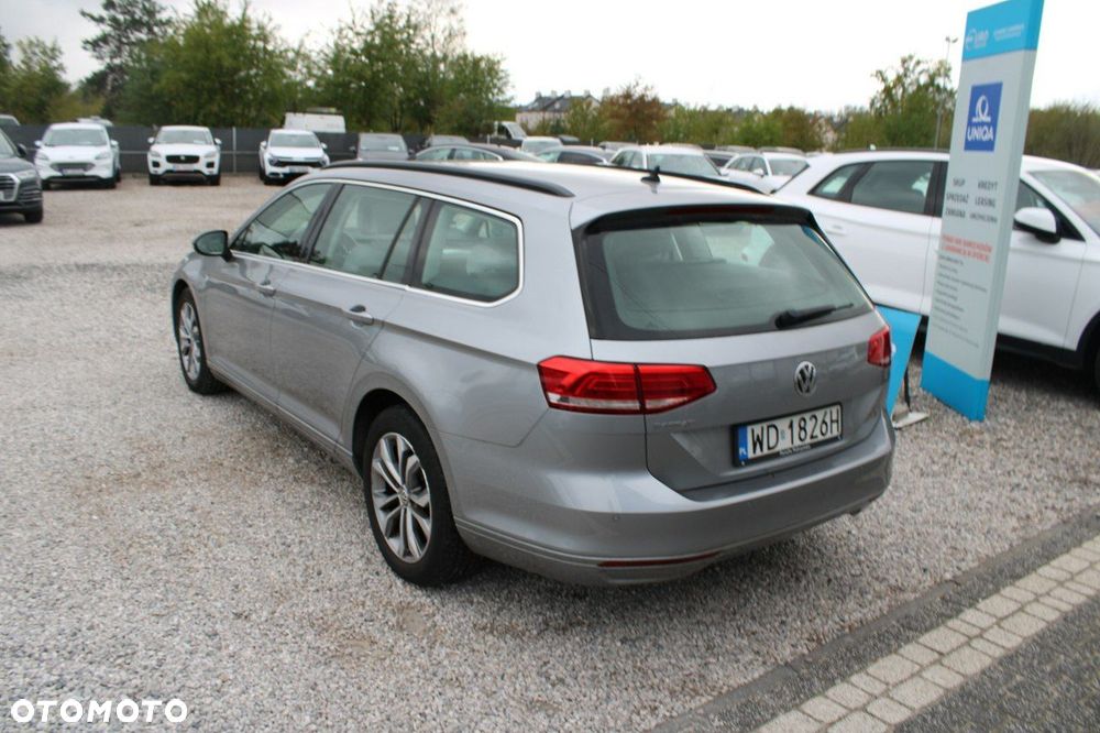 Volkswagen Passat - 8
