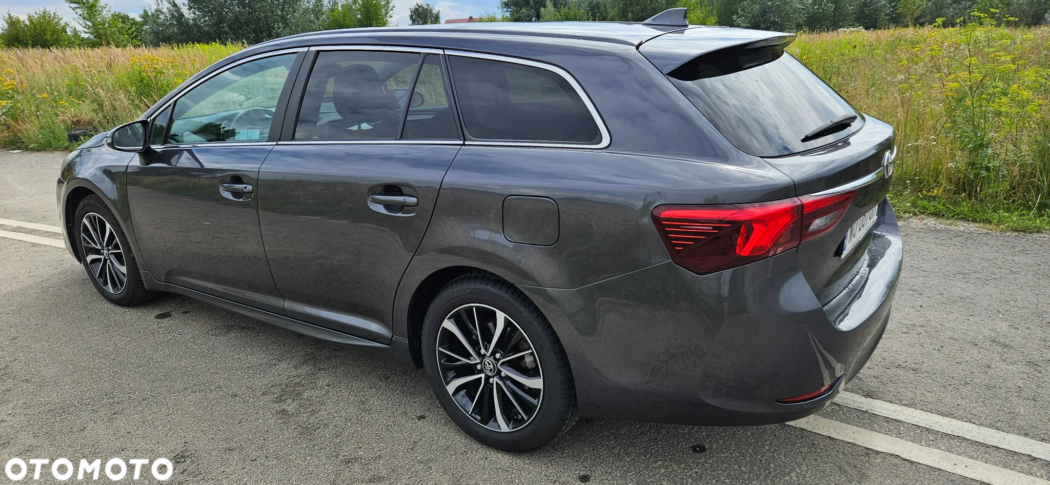 Toyota Avensis 1.8 Premium - 6