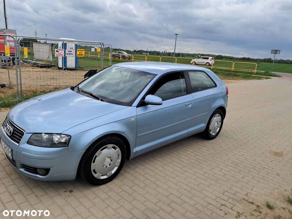 Audi A3 3-drzwiowe 1.6 Ambition - 12