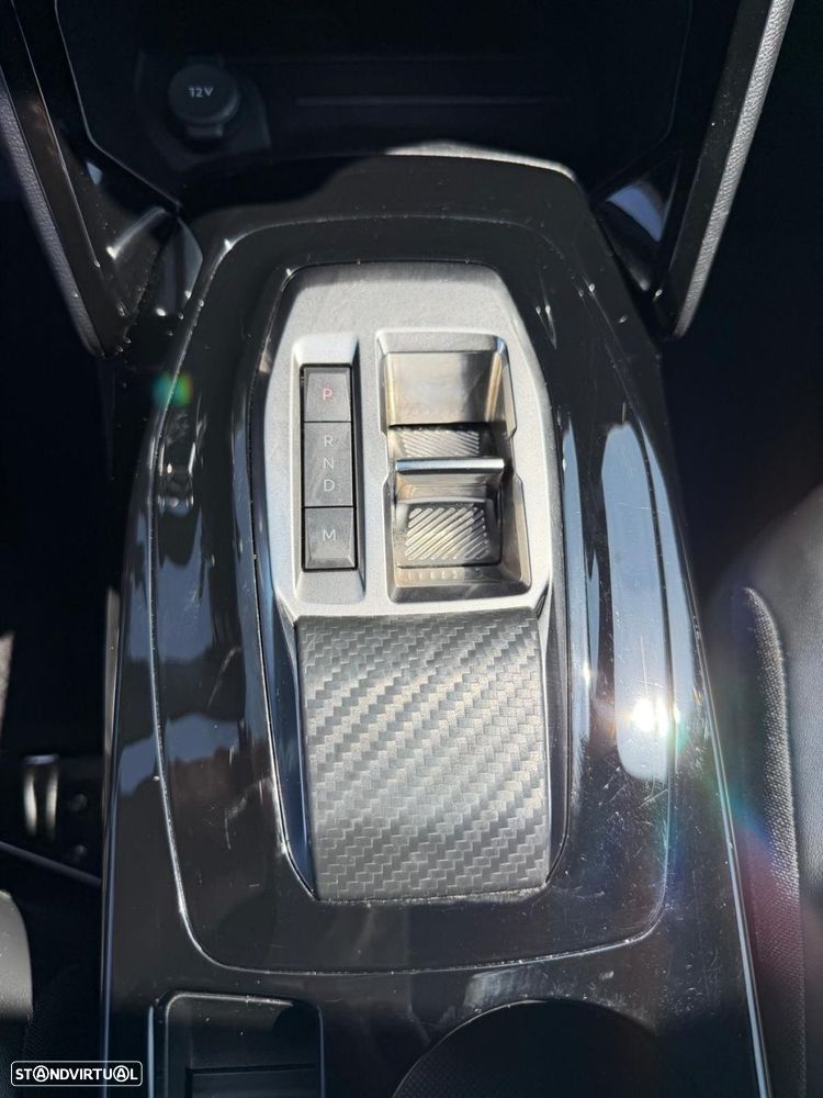 Peugeot 2008 1.2 Hybrid Allure e-DCS6 - 23