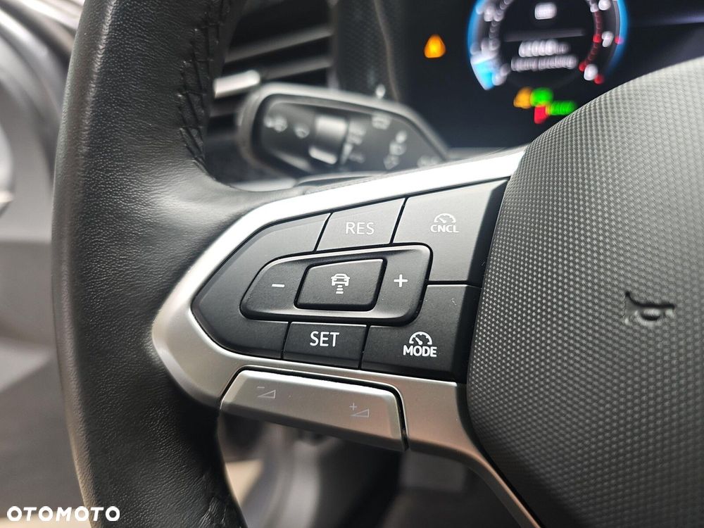 Volkswagen Passat - 14