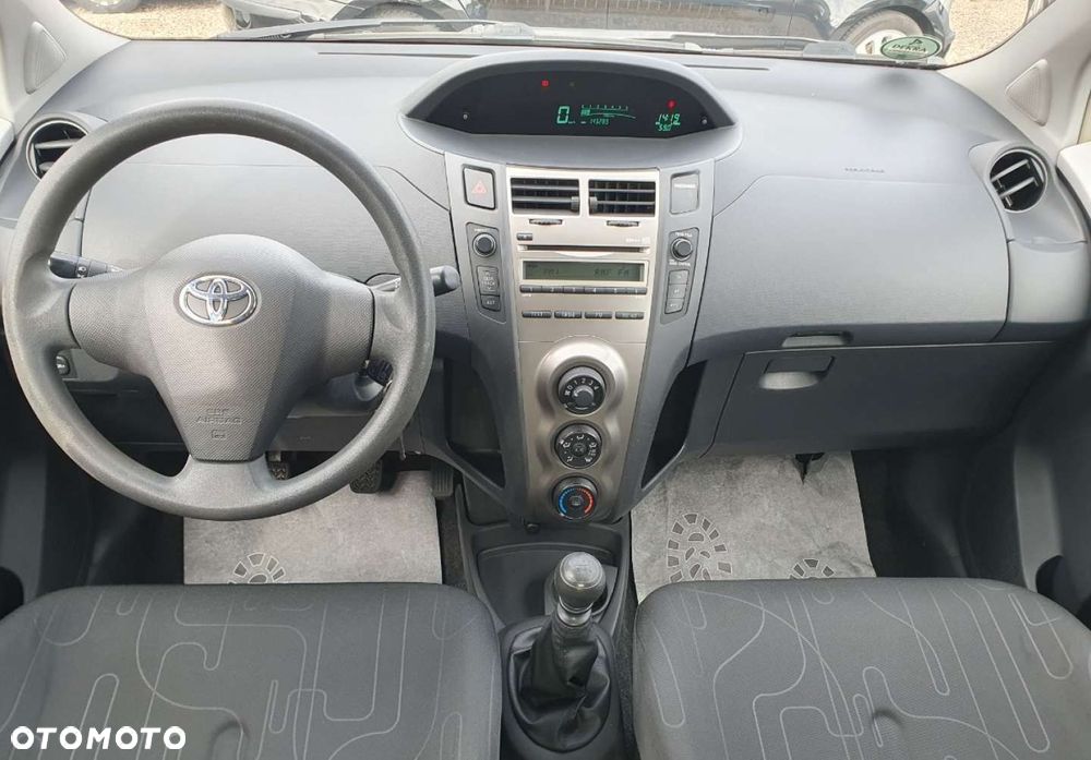 Toyota Yaris - 8