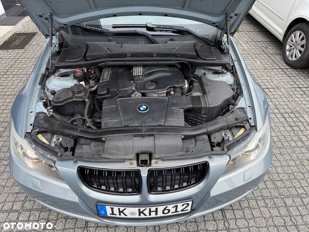 BMW Seria 3 320i - 9