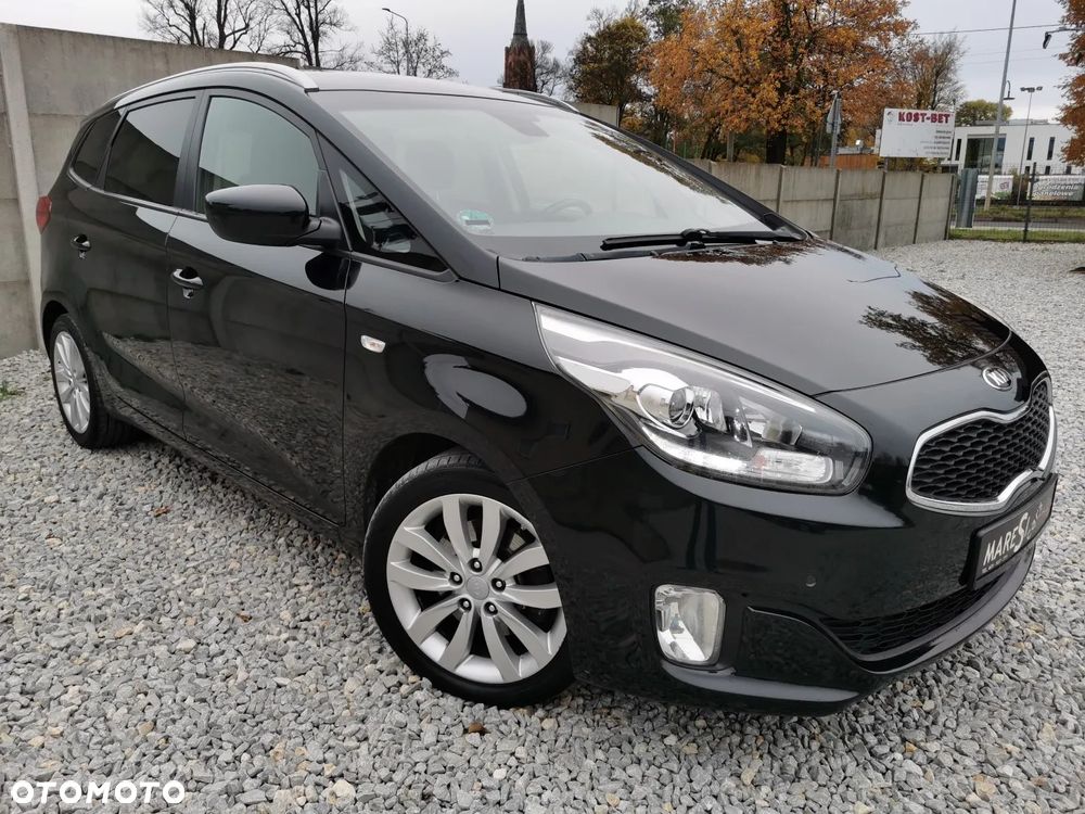 Kia Carens - 1