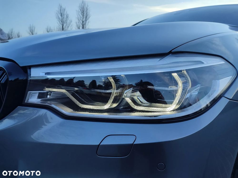 BMW Seria 5 530e iPerformance M Sport sport - 24