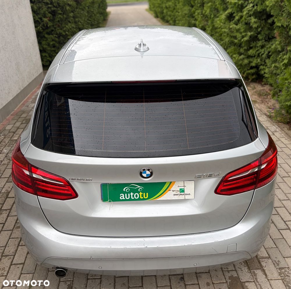 BMW Seria 2 218d - 11