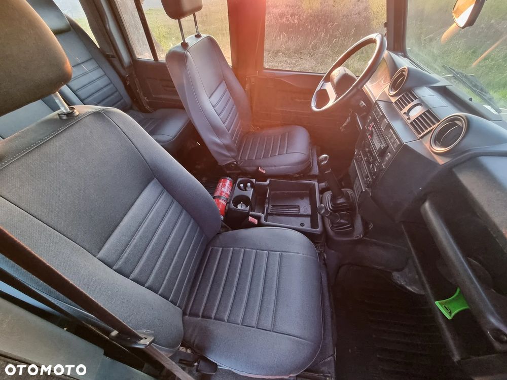 Land Rover Defender 2.2 TD4 SE - 12
