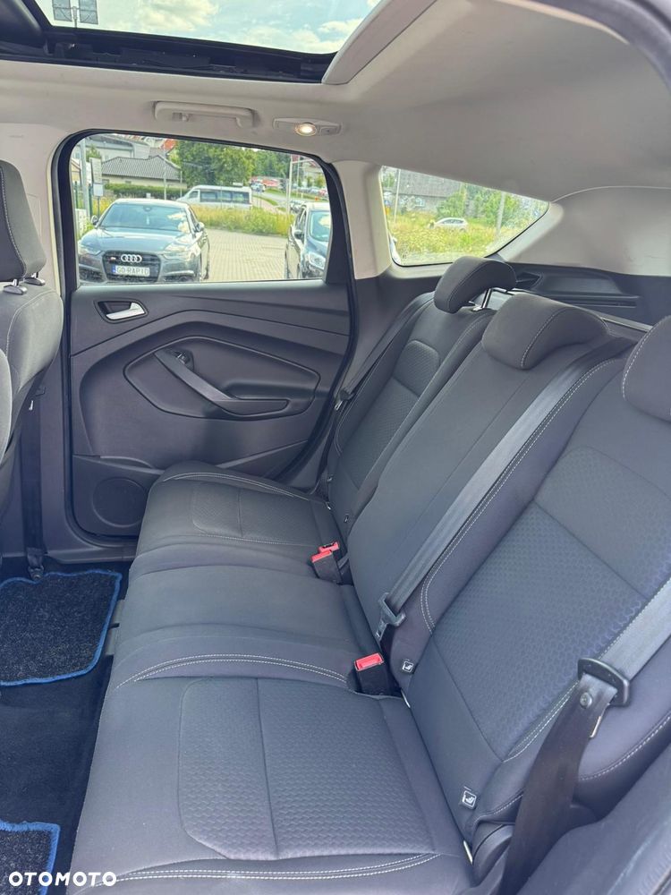 Ford Kuga 1.5 EcoBoost 2x4 Cool & Connect - 14