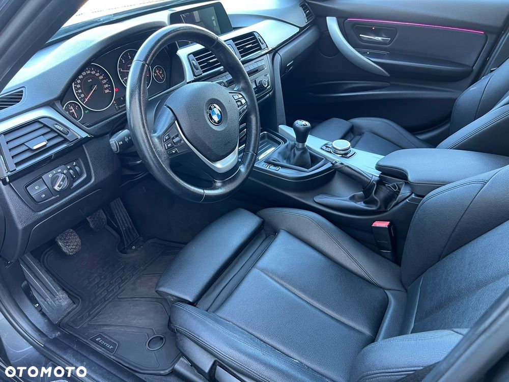 BMW Seria 3 318d Sport Line - 13
