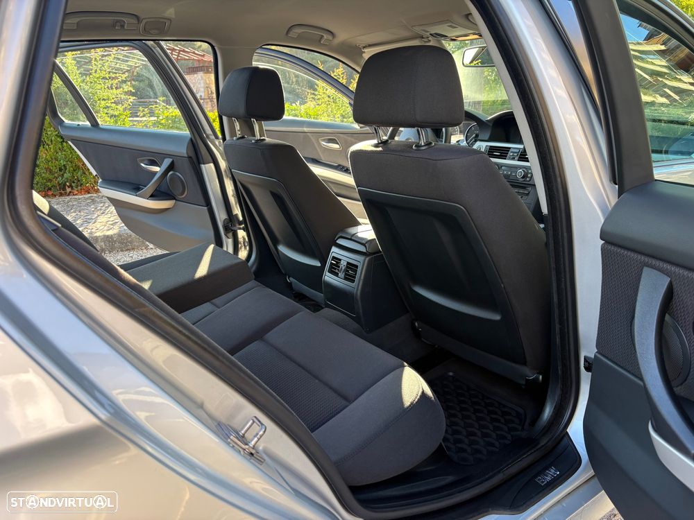 BMW 320 d Navigation Sport - 8