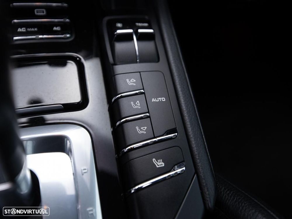 Porsche Cayenne - 25