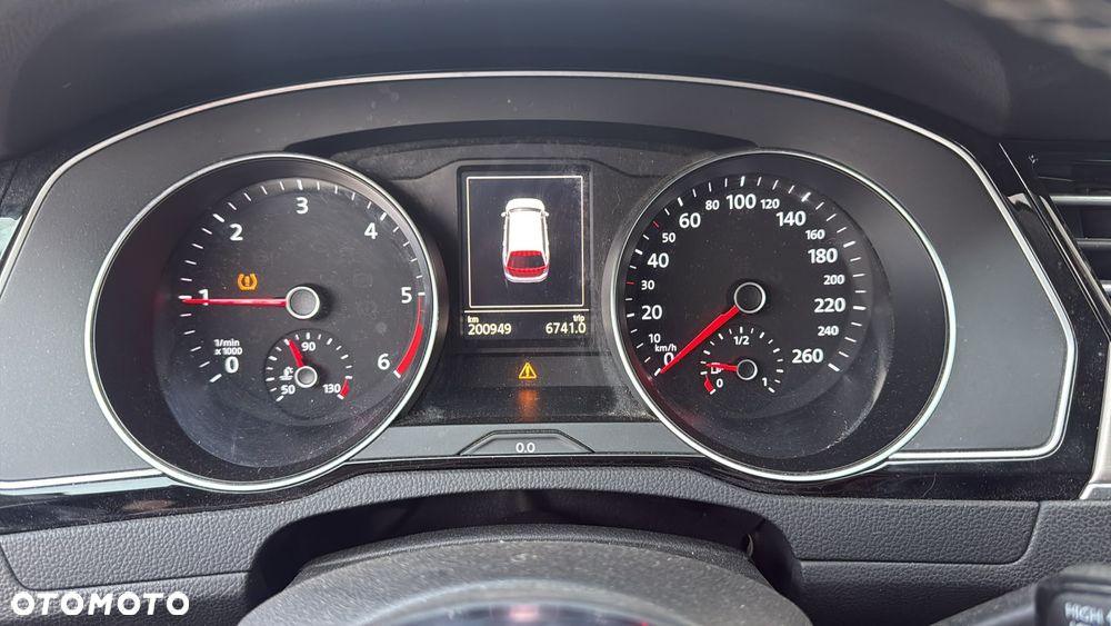 Volkswagen Passat 2.0 TDI SCR (BlueMotion Technology) DSG Highline - 18